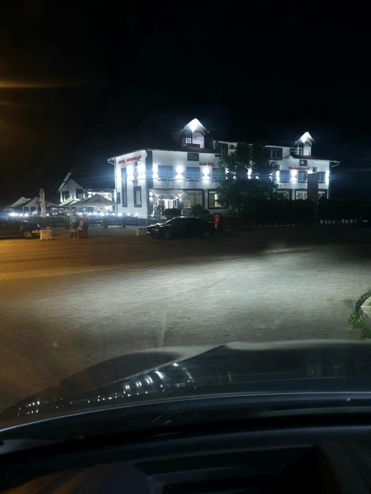 Hotel Mya Бистрица Экстерьер фото